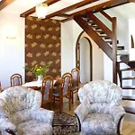 דירה With Fireplace, View