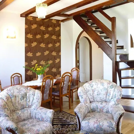 公寓 With Fireplace, View