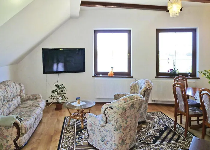 شقة With Fireplace, View