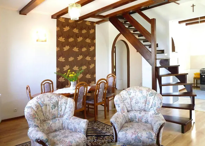 شقة With Fireplace, View