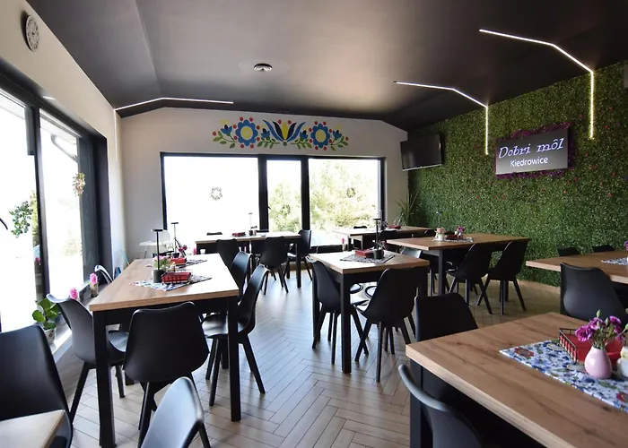 شقة With Fireplace, View